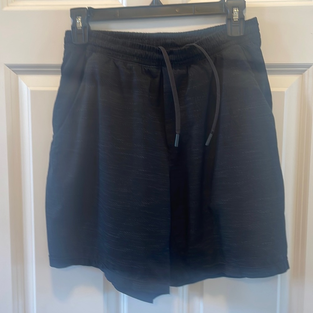 Lululemon Men's Liner less Short  - Medium Black